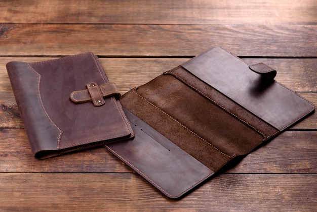 Photo beautiful leather brown case made of leather designed for a notebook