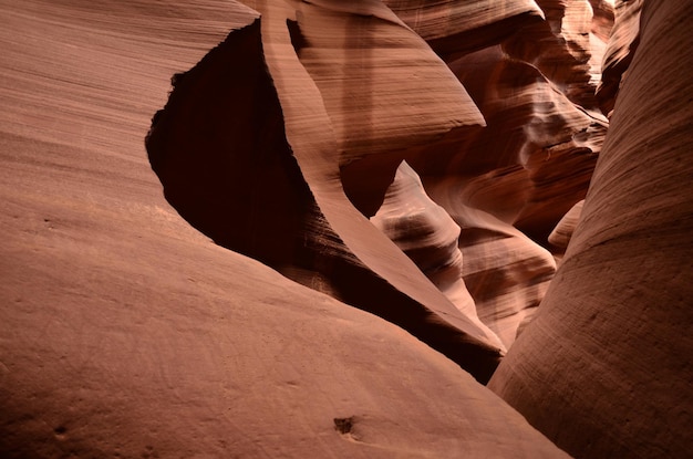 Bellissimo canyon inferiore dell'antilope fatto di roccia rossa in arizona.