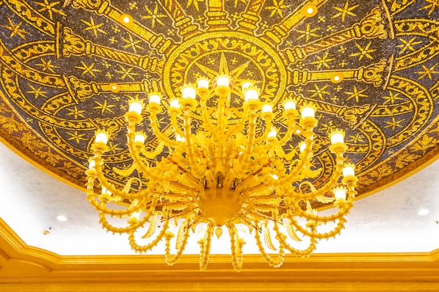 Photo beautiful luxury electric ceiling light lamp decoration