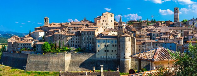 Bellissimo borgo medievale in toscana, italia