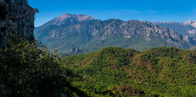 トルコの南海岸の美しい地中海の山の風景