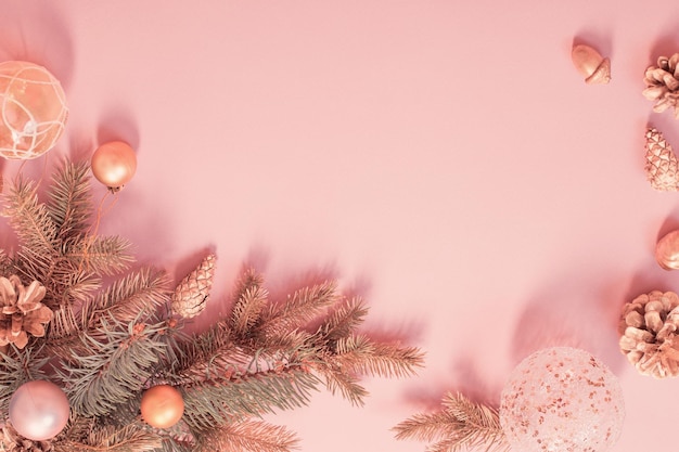 Bellissimo sfondo di natale moderno nei colori oro e rosa