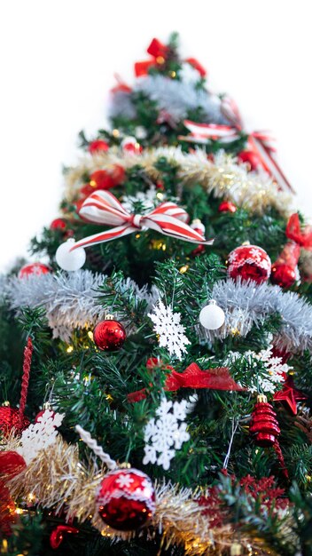  ⁇ 색 Bckground Fir Xmas와 함께 아름다운 현대적인 크리스마스 장식 나무 집