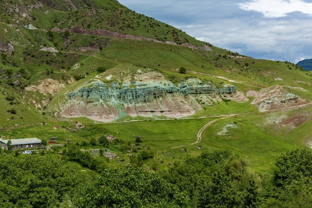 Красивые горные пейзажи в Грузии