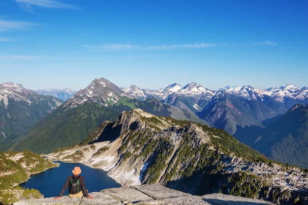 米国ワシントン州ノースカスケード山脈の美しい山頂