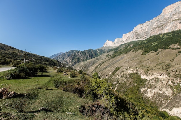 Belle montagne della regione di elbrus del caucaso della balkaria superiore russia