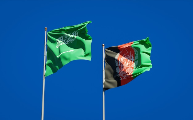 Belle bandiere di stato nazionali dell'afghanistan e dell'arabia saudita