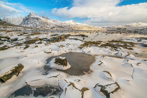 ノルウェーのロフォーテン諸島の美しい自然の風景