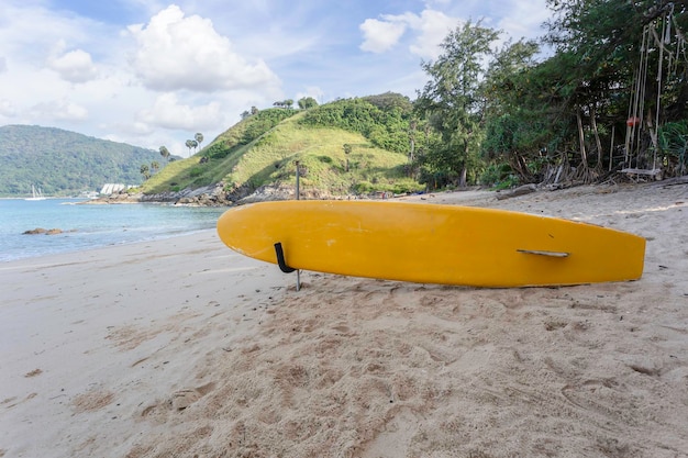 사진 patong beach phuket island thailand의 안다만 해와 하얀 모래 해변의 아름다운 자연