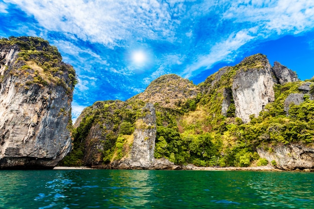 Bellissimo paesaggio sull'oceano.