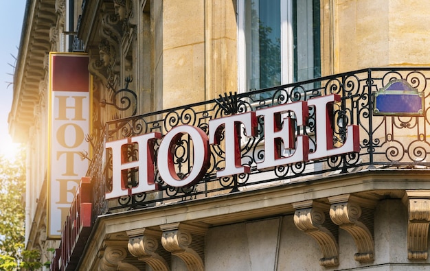 Photo beautiful old hotel sign