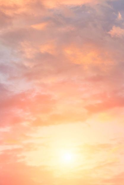 Photo beautiful orange clouds at sunset