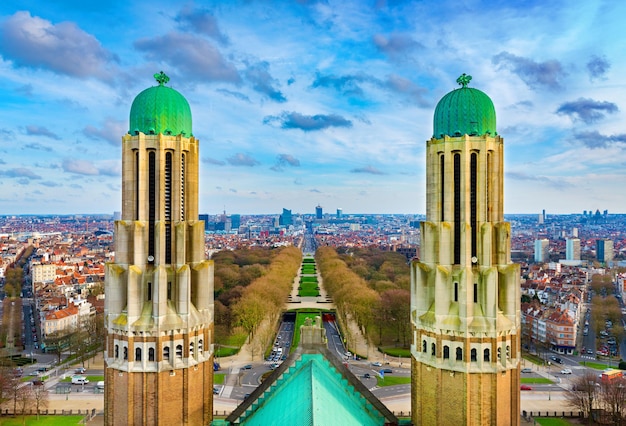 Foto bellissimo panorama di bruxelles bruxelles basilica nazionale del sacro cuore belgio