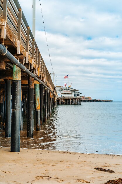 米国カリフォルニア州サンタバーバラの美しい桟橋と海の風景