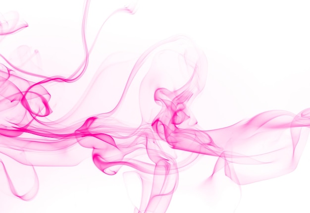 Bellissimo movimento di fumo rosa isolato su sfondo bianco