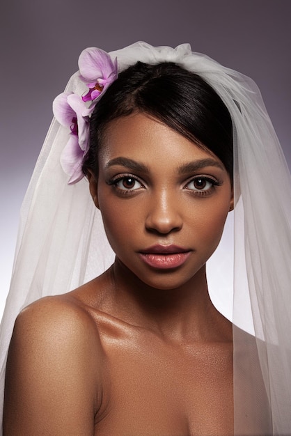 Photo beautiful portrait of a young girl makeup and hairstyle of the bride