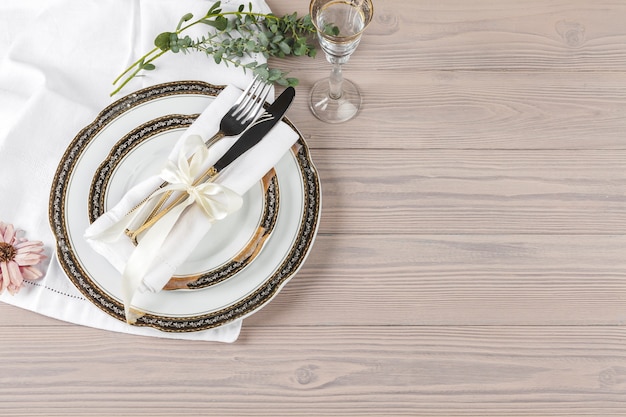 Photo beautiful rustic table setting on wooden table