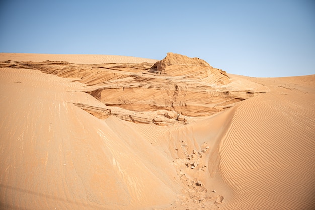 Belle dune di sabbia sullo sfondo del deserto del sahara paesaggio