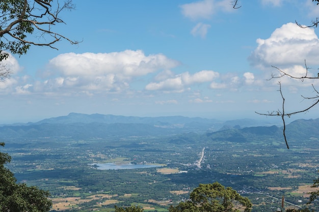 Splendida vista panoramica dal parco nazionale della montagna di phu kradueng