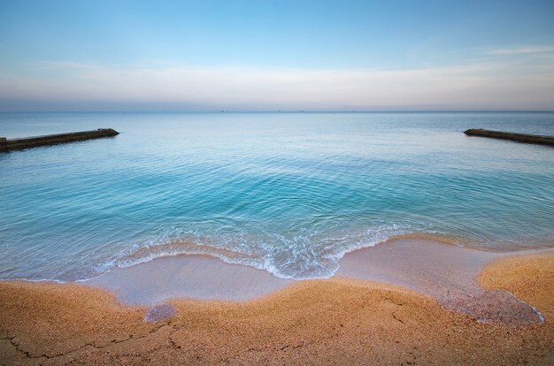 美しい海の景色。自然の構成。