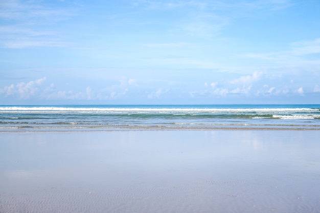 beautiful seascape with sky and cloud