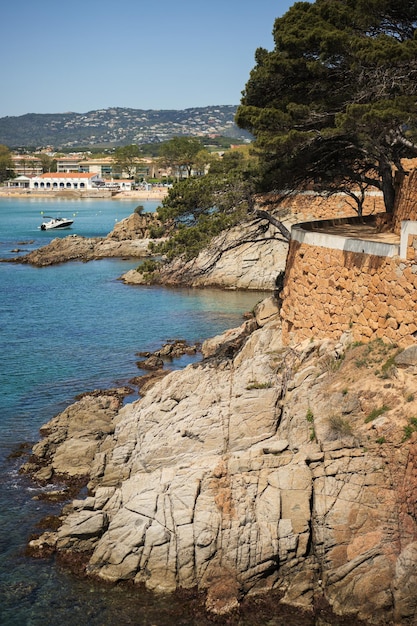 지중해의 아름다운 해변 Cami de Ronda (코스타 브라바, 카탈로니아, 스페인)