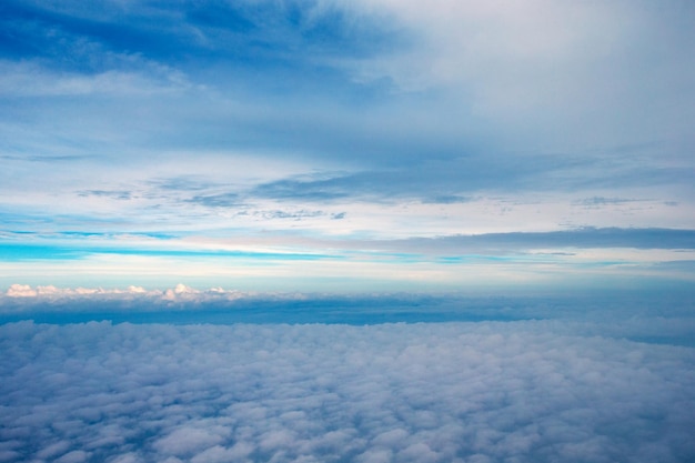 美しい空と青い海