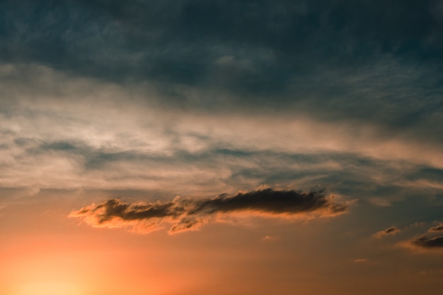 雲、美しい背景の美しい空。