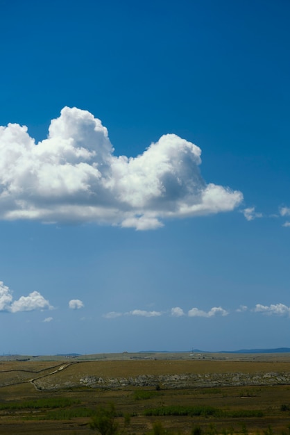 Foto bellissimo skyscape durante il giorno