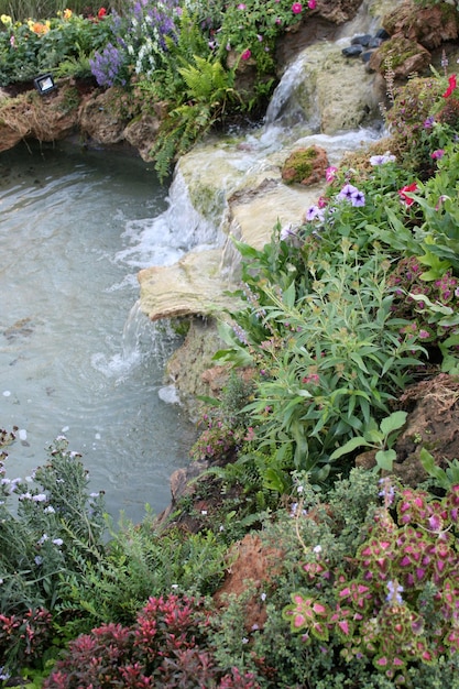 Красивые маленькие водопады