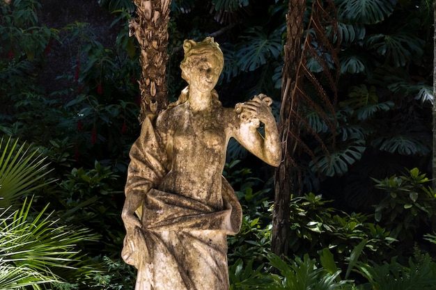 Splendidi dettagli della statua di quinta da regaleira a sintra