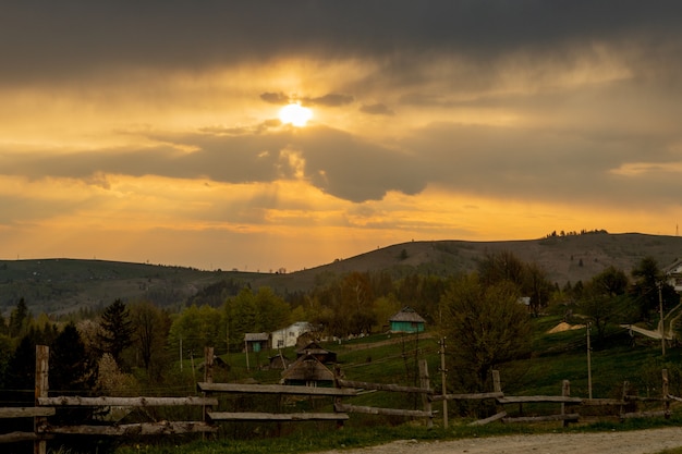 Photo beautiful summer landscape at sunset. village near of of carpathian, ukraine, europe.