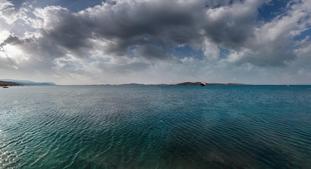 Красивый летний морской пейзаж Халкидики Греция