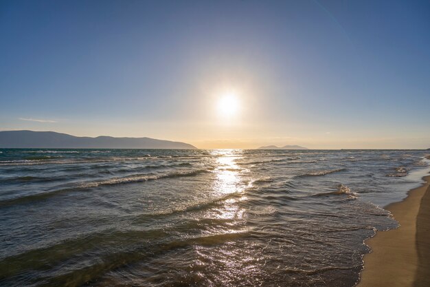 Красивый закат на адриатическом море