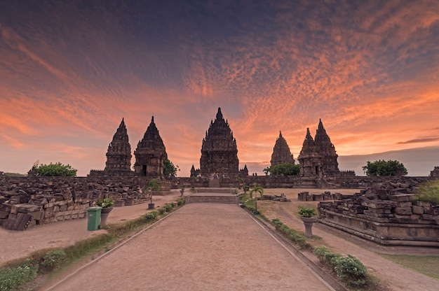 Prambanan 사원, 족 자카르타, 인도네시아에서 아름 다운 석양