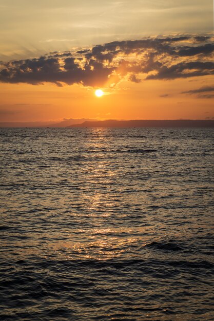 海に沈む夕日