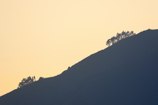 Bella vista del tramonto sullo splendido paesaggio visto dalle alture del quartiere di san jeronimo de surco.