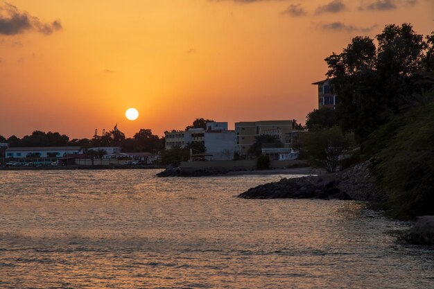 Photo a beautiful sunset view from the coast of djibouti