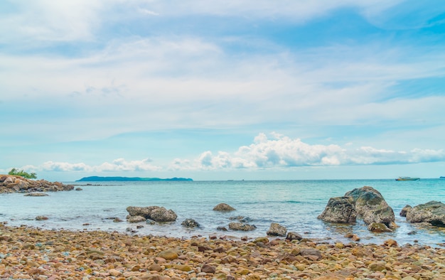 beautiful tropical beach at Koh Larn in Pattaya