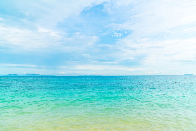 美しい熱帯のビーチと海の風景