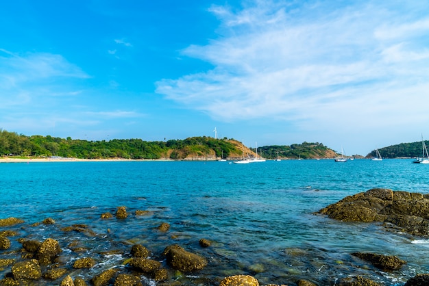 Bellissima spiaggia tropicale e mare