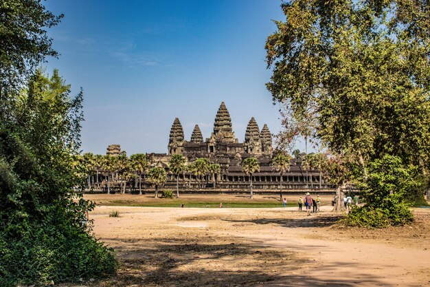 Прекрасный вид на храм Ангкор-Ват, расположенный в Сиемреапе, Камбоджа.
