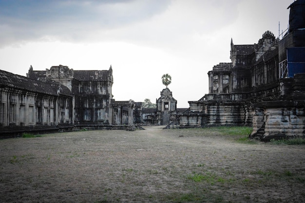 シェムリアップカンボジアにあるアンコールワット神殿の美しい景色