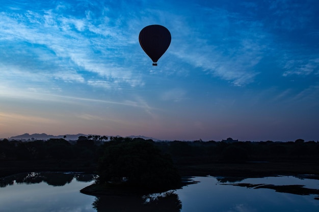 Красивый вид на воздушные шары в Bagan Myanmar