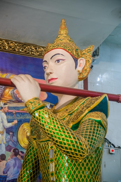 Photo a beautiful view of chaukhtatgyi buddha temple located in yangon myanmar