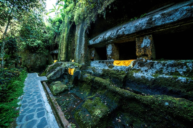 Прекрасный вид на храм Гунунг Кави, расположенный на Бали, Индонезия.