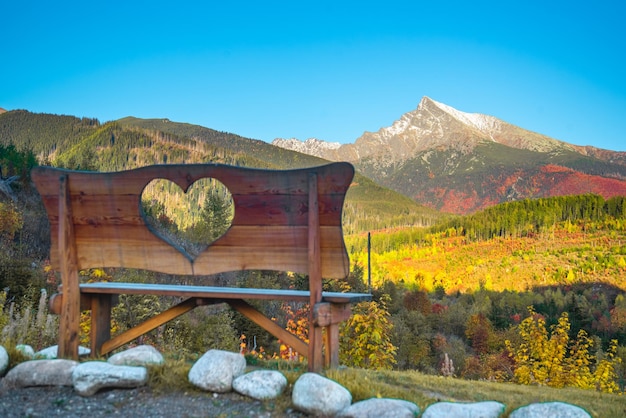 Foto bella vista sul picco di krivan in slovacchia nella regione di liptov