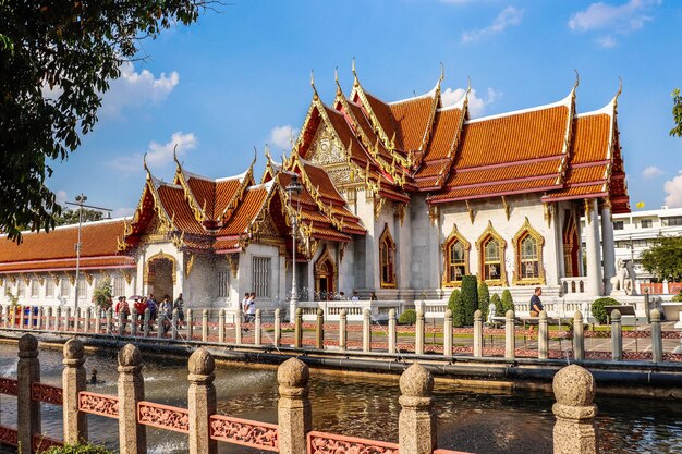 Прекрасный вид на Мраморный храм, расположенный в Бангкоке, Таиланд