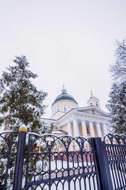 Фото Прекрасный вид на собор петра и павла в гомеле