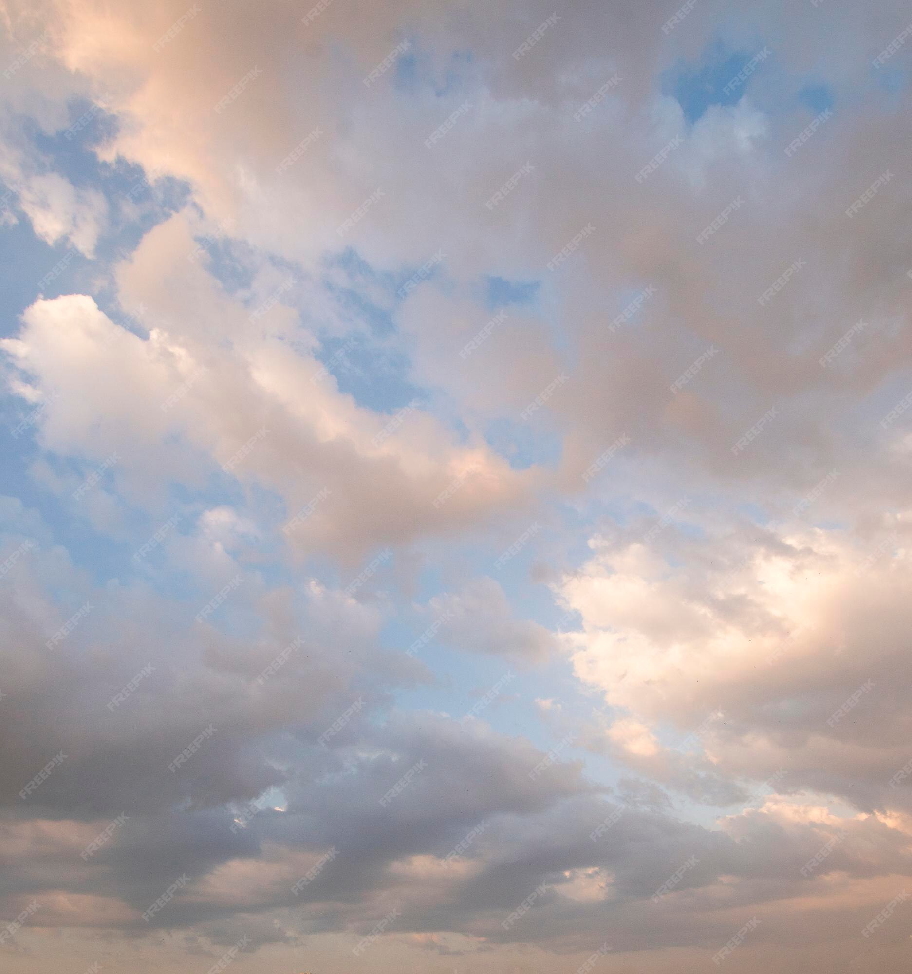 Premium Photo | Beautiful view of sky with clouds at sunrise ...